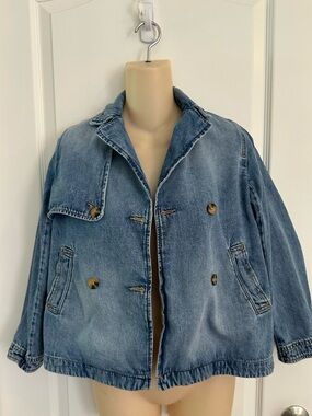 H&M Short Trench Coat in Light Denim‎ Blue